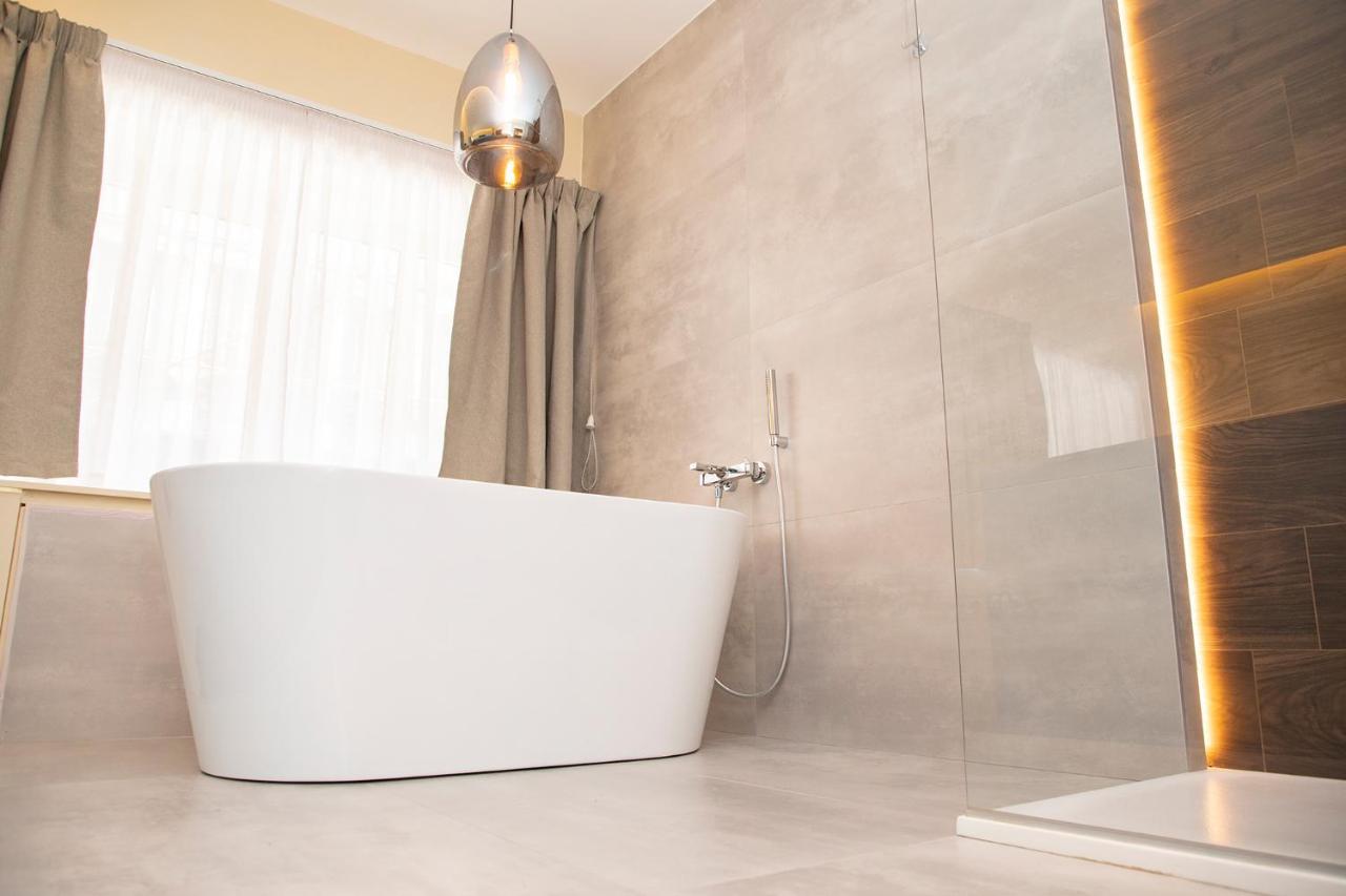South Hands Luxury Rooms Napoli Esterno foto